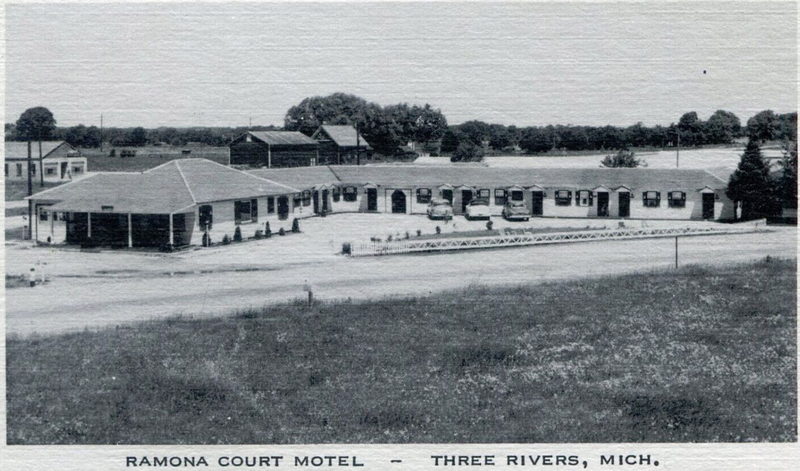 Ramona Court Motel - Vintage Postcard (newer photo)